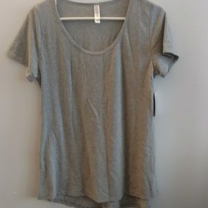 🌸Final Sale Price 🌸 Lularoe Classic T